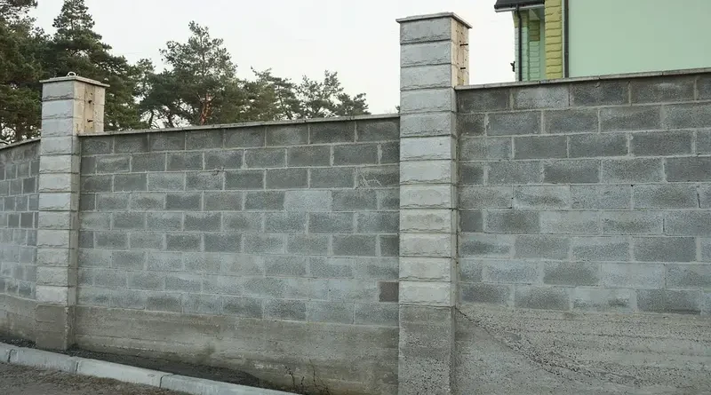 ogrodzenie z pustakow betonowych